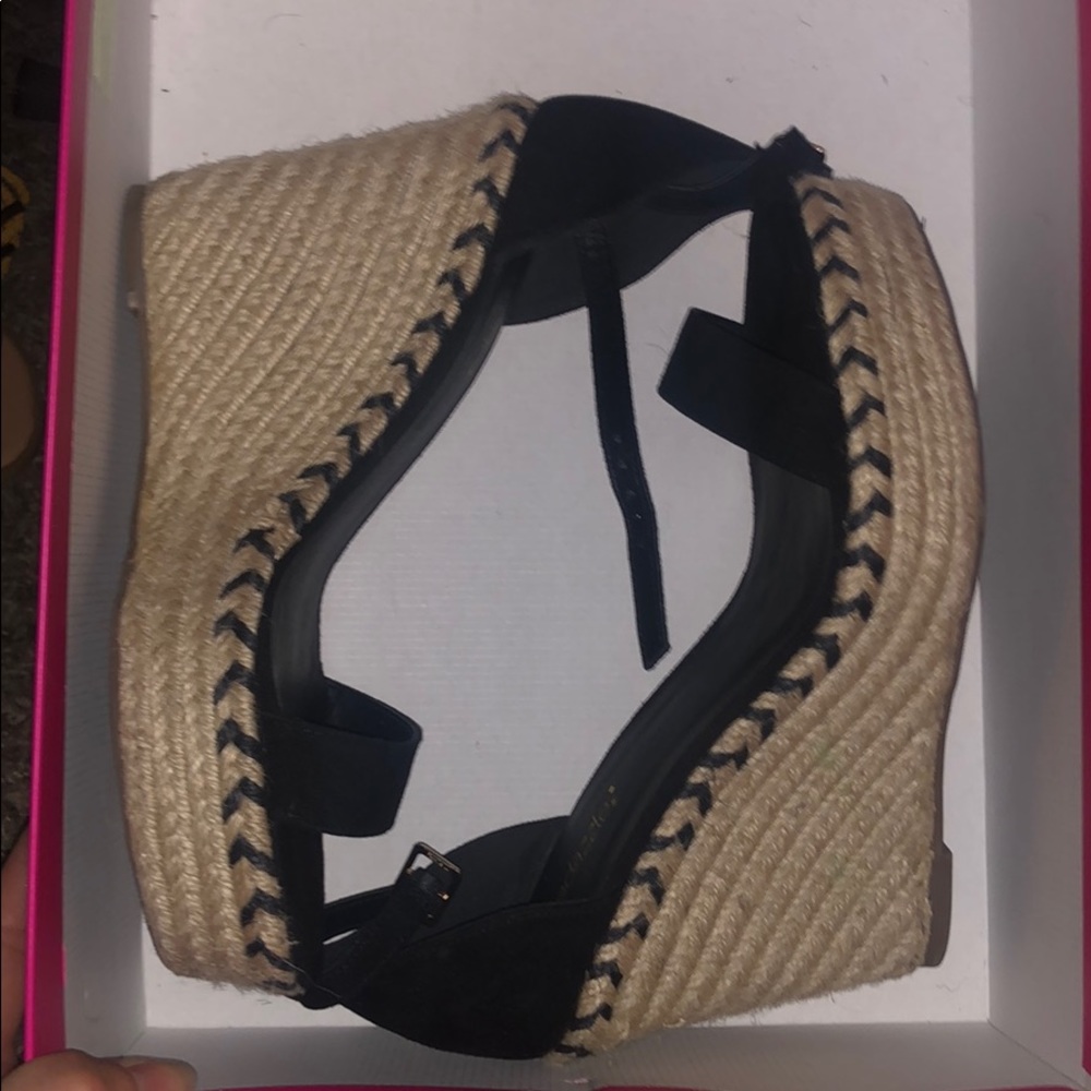 SHOEDAZZLED TOO SMALL LIKE NEW